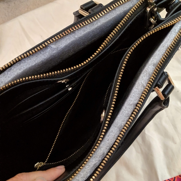 Tory Burch medium cross stitch Robinson - Picture 3 of 10